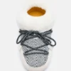 Moon Boot X Guest in Residence Evx Chalet White Sand Klapki z sztucznym futrem Moon Boot X Guest in Residence Evx Chalet White Sand Klapki z sztucznym futrem